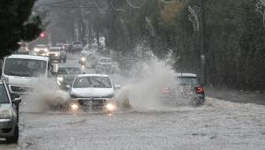 Η κακοκαιρία χτυπά και την Αττική, πώς θα κινηθεί τις επόμενες ώρες