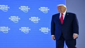 Τραμπ: Απειλεί με αντίποινα τις ευρωπαϊκές χώρες που θα πουλήσουν αμερικανικά ομόλογα