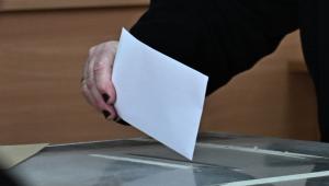 Δημοσκόπηση Metron Analysis: Στις 16 μονάδες η διαφορά ΝΔ με ΠΑΣΟΚ – Πόσο τραβάνε κόμματα Καρυστιανού, Τσίπρα και Σαμαρά