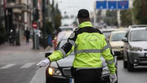 Επικίνδυνη καθίζηση στον Πειραιά: Διακοπή της κυκλοφορίας στην Ακτή Μιαούλη 