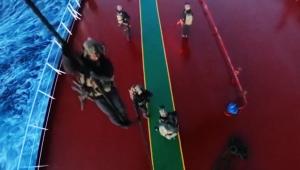 Στη δημοσιότητα βίντεο από το γαλλικό ρεσάλτο σε ρωσικό τάνκερ στη Μεσόγειο