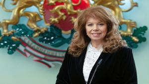 Βουλγαρία: Η Ιλιάνα Γιότοβα πρώτη γυναίκα Πρόεδρος μετά την παραίτηση Ράντεφ