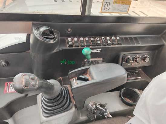 Miniexcavadora TAKEUCHI TB290