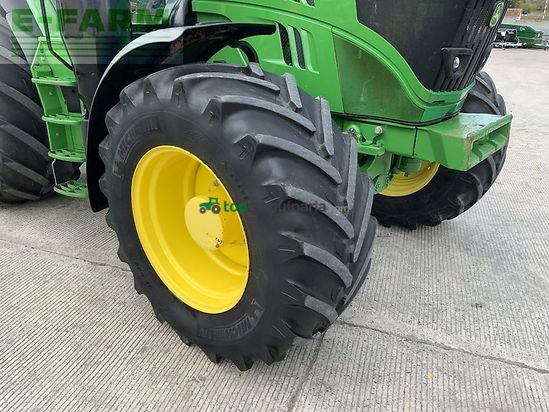 Tractor agrícola - John Deere - 6215r tractor (st24428)