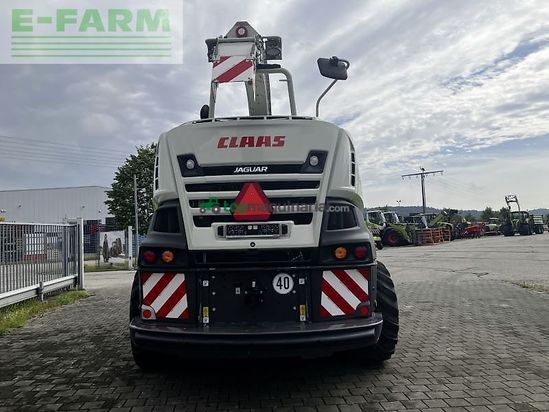 Cosechadora de Cereal - Claas - jaguar 870 + pick up 300