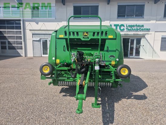 Empacadora gigant - John Deere - F441M