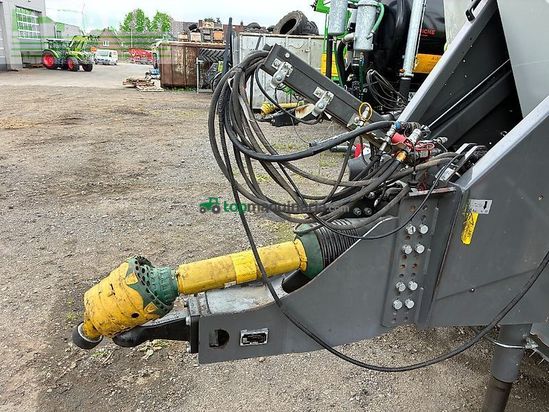 Empacadora gigant - Claas - quadrant 5200 fc
