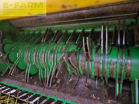 Empacadora gigant - John Deere - 575