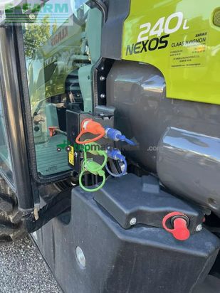 Tractor agrícola - Claas - nexos 240 l cabine tradition