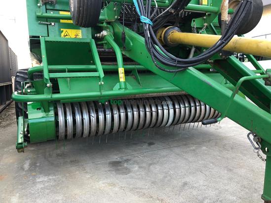 Rotoempacadora McHALE F550