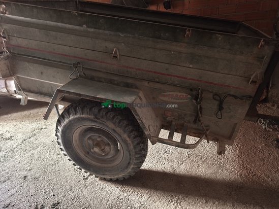 Remolque agrícola con basculante 