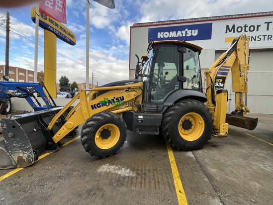 Retroexcavadora Komatsu WB93R-8