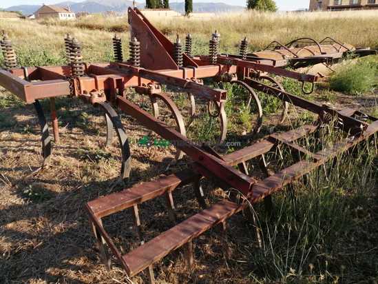 Vendo maquinaria agrícola por cese de actividad