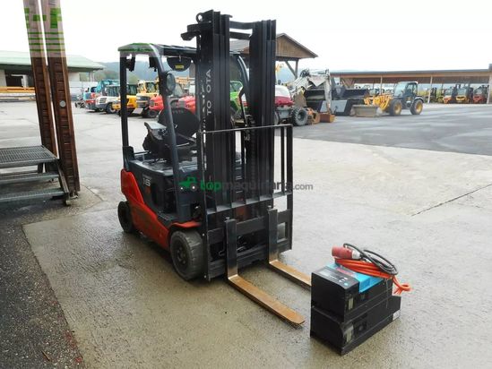 Elevadora - Toyota - 8fbnkt16t triplex 4,7m + ss + ladegerät ( lithiu