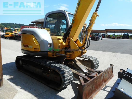 Excavadora - Kobelco - new holland e80-1es mit powertilt ( 8.290kg )