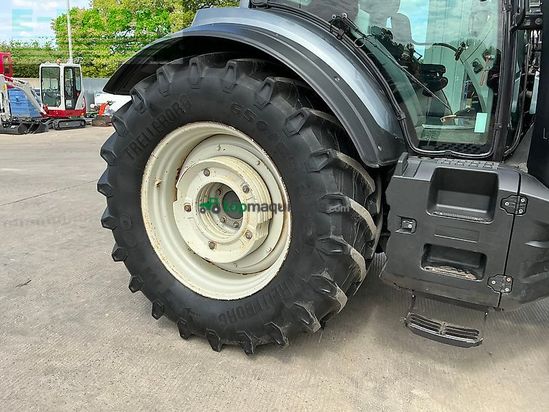 Tractor agrícola - Valtra - t254 versu tractor (st26300)