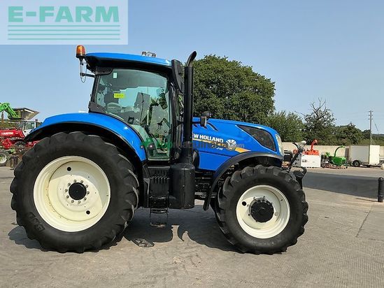 Tractor agrícola - New Holland - t7.245 tractor (st27151)