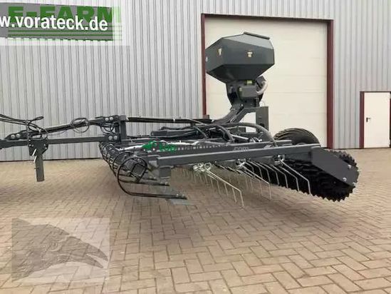 Combinado de siembra -  - grünlandstriegel mit sternwalze