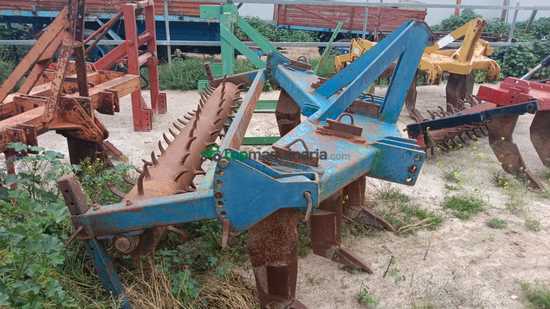 Topos subsolador artesanal de 5 patas con rulo