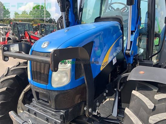 Tractor agrícola - New Holland - t6020 tractor (st27364)