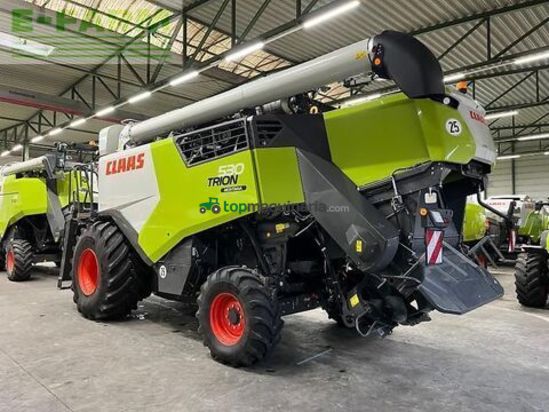 Cosechadora de Cereal - Claas - trion 530 montana