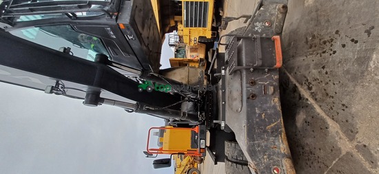 Excavadora VOLVO EW240E