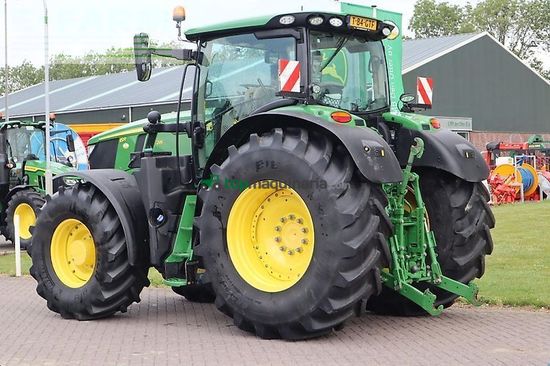 Tractor agrícola - John Deere - 6r 215 traktor
