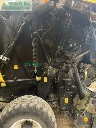 Empacadora gigant - New Holland - roll belt 180 super feed