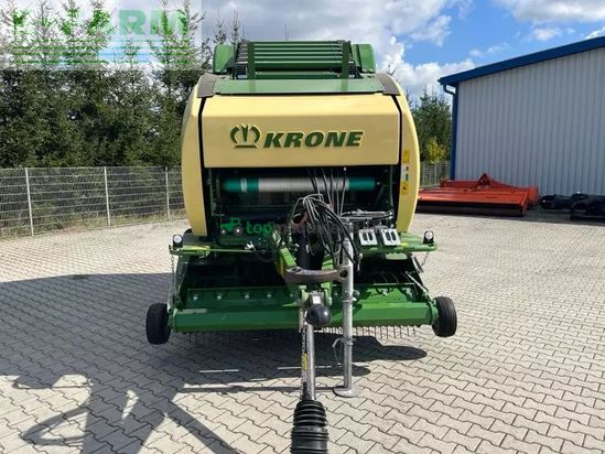 Empacadora gigant - Krone - comprima v 180 xc