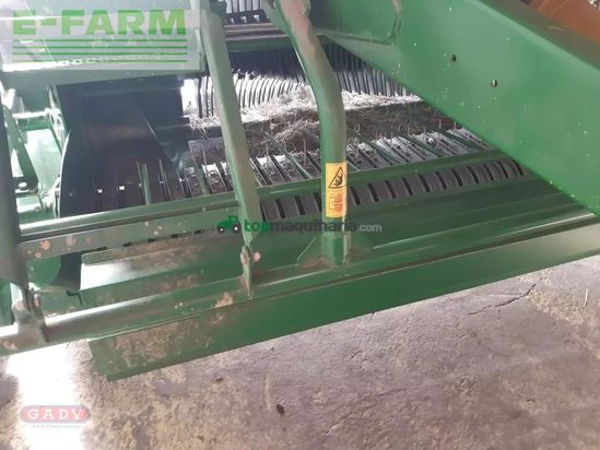 Empacadora gigant - McHale - f 560 rundballen presse