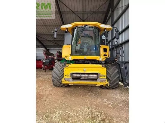 Cosechadora de Cereal - New Holland - cr9080
