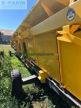 Cosechadora de Cereal - New Holland - cr 9070