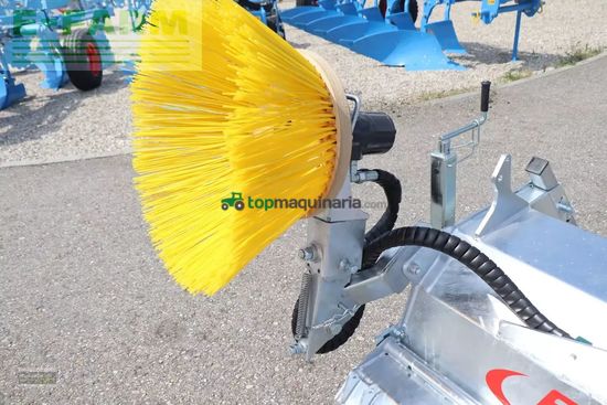 Riego -  - fliegl agrocenter kehrmaschine 2300