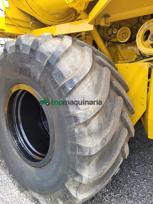 Cosechadora de Cereal - New Holland TX36