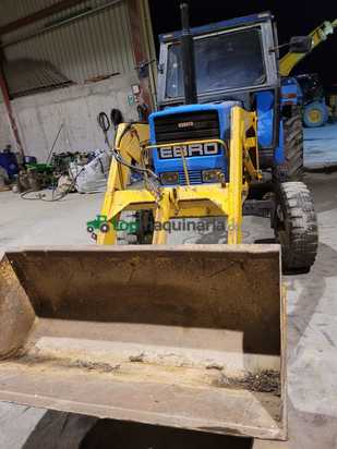 Tractor agrícola - Ebro 8100 con pala 