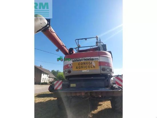 Cosechadora de Cereal - Massey Ferguson - 9895