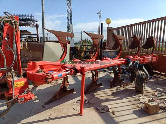 Arado pentasurco Kuhn Modelo VM1534E/5H102