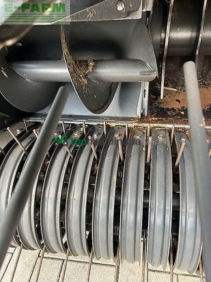 Empacadora gigant - Claas - variant 370 rf