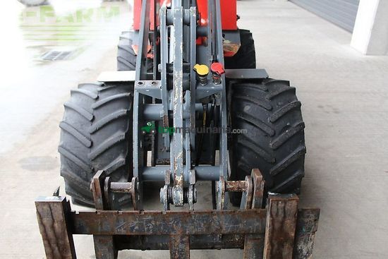 Minicargadora - Giant - hoflader d 335 t