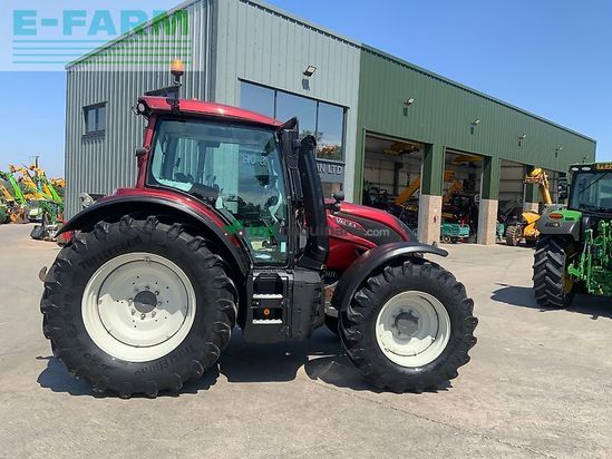 Tractor agrícola - Valtra - n154 active tractor (st27062)