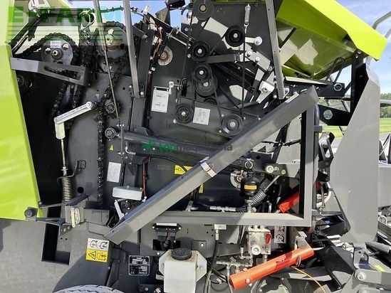 Empacadora gigant - Claas - rollant 520 rc cnob-edition