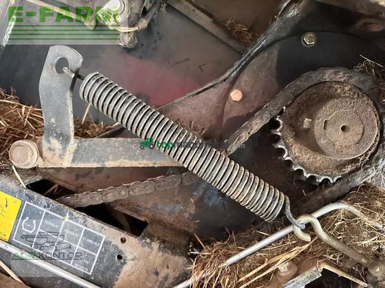 Empacadora gigant - New Holland - br 6090 / roll-bar 125