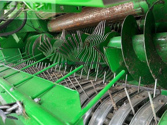 Empacadora gigant - John Deere - v451r