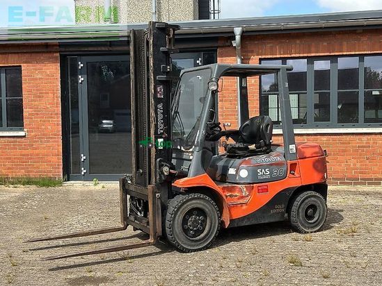 Elevadora - Toyota - 7fdf 30 gold edition