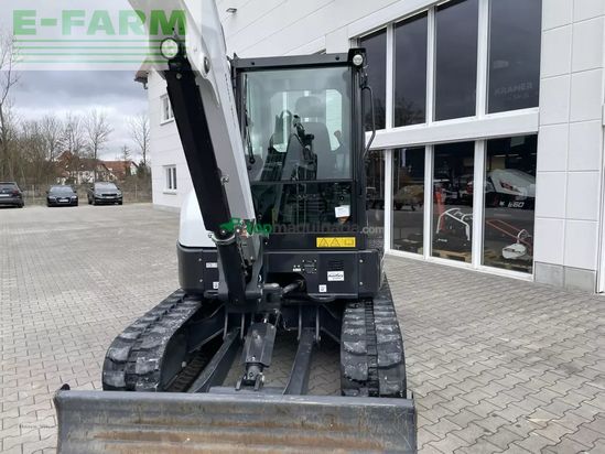 Excavadora - Bobcat - e 60