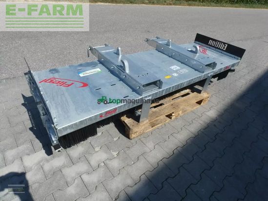 Riego -  - fliegl agrocenter kehrbesen löwe 250