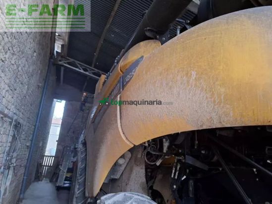 Cosechadora de Cereal - New Holland - cr8-80