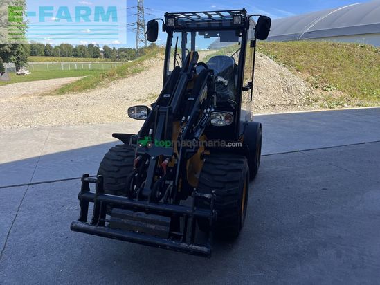 Minicargadora - JCB - 403 mit kabine und euroaufnahme