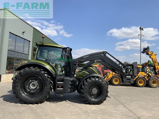 Tractor agrícola - Valtra - t175 versu telehandler (st24299) Versu