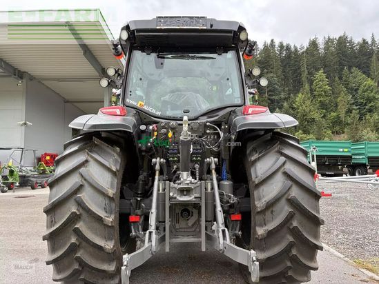 Tractor agrícola - Valtra - g135 v schwarzmetallic